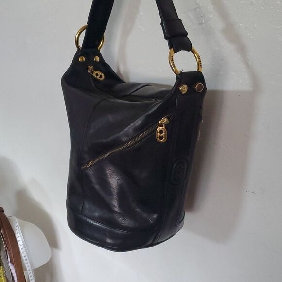 Marino Oralndi Bucket Bag in Black Leather